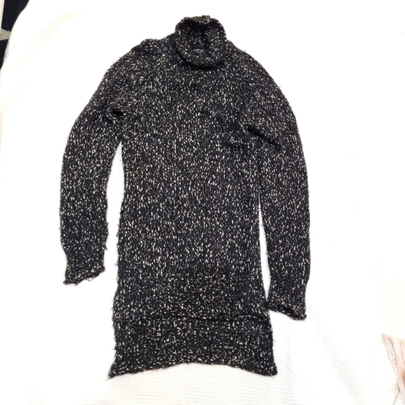 Zara long knit sweater. - Picture 9 of 15
